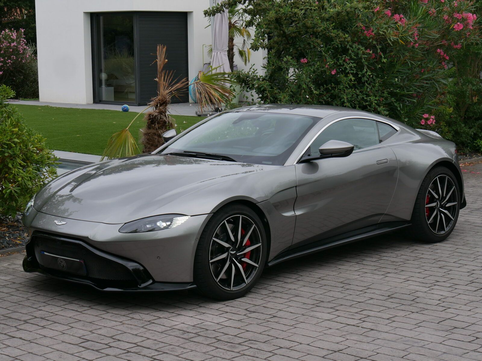 Aston Martin V8 Vantage Q Spec